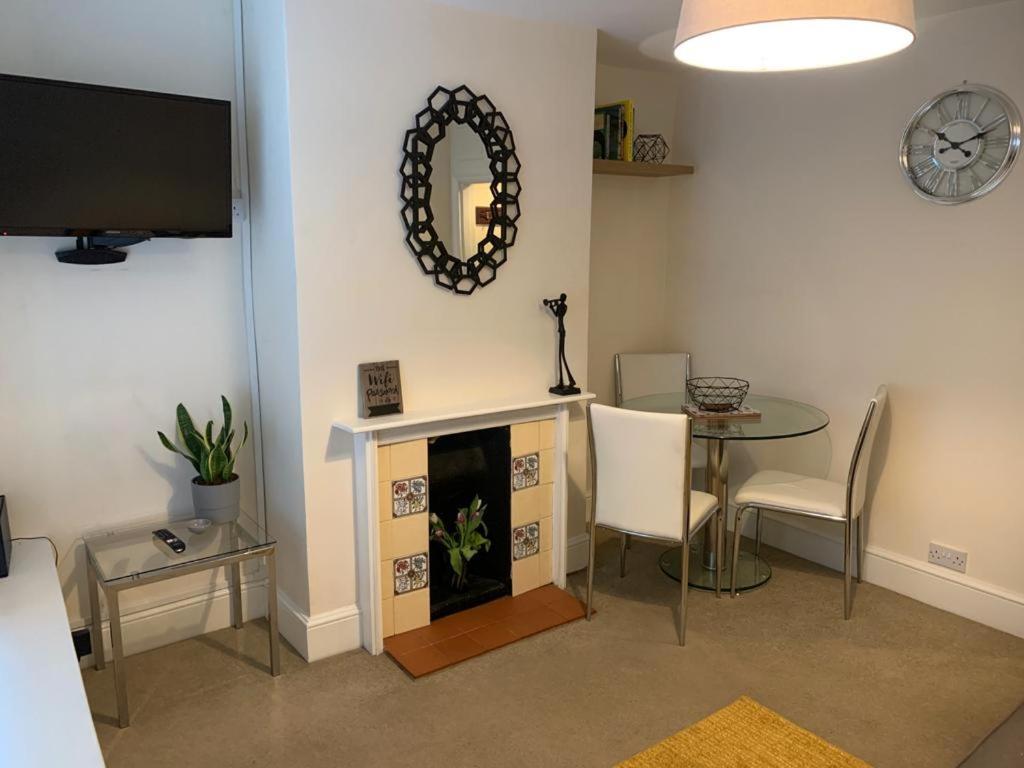 The Salisbury Townhouse Apartment ภายนอก รูปภาพ